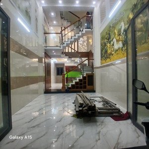 7 tỷ 900 thương lượng, nhà 5 tầng, đường 8 mét thông, diện tích : ngan 4 mét - dài 16 mét.