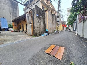 chỉ 2.6 tỷ, sở hữu ngay 40m thôn đìa nam hồng, 100m ra đường rộng 50m