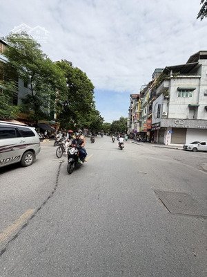 (dòng tiền 2,2 tỷ/năm) toà chdv trần đại nghĩa, 110m2 * 8t, đã full, ô tô tránh, vỉa hè, pccc auto