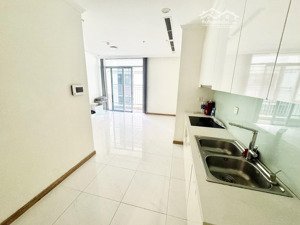 chính chủ cho thuê vinhomes central park 1pn 14tr bao phí quản lý.