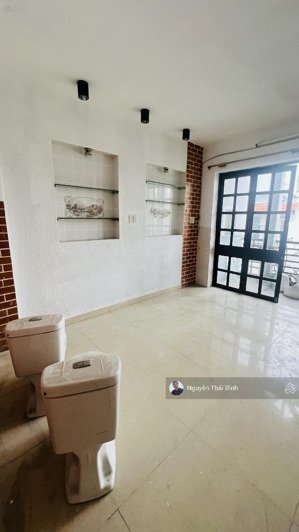 chdv 5 tầng 7 phòng ô tô đỗ thoải mái cách mặt tiền 2 căn chủ rất gấp bán vị trí đẹp