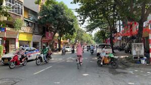 RẤT HIẾM, NHÀ LÔ GÓC MẶT PHỐ NGỌC LÂM 40M, 4T, MT4M, KINH DOANH SẦM UẤT, DÒNG TIỀN ĐỀU.