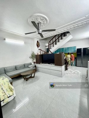 phường định công, dân mới xây, khung cột chắc chắn, 36m2 x 4 tầng.