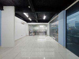 cho thuê 400m2 sàn thương mại góc 2 mặt tiền vị trí đắc địa nhất tân phú