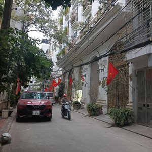 công ten nơ chạy vòng quanh nhà đường bàn cờ giáp phố ,tân mai hoàng mai.thang máy miễn chê .