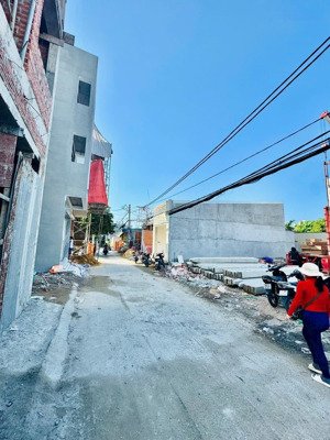 đất 1 xẹc an phú đông 3,tôi chính chủ giá 3.6 tỷ,thương lượng,hẻm 5m thông