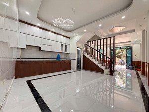 tây mỗ , nam từ liêm : nhà mới kính coong 52m, mt 4m giá chỉ 8 tỷ