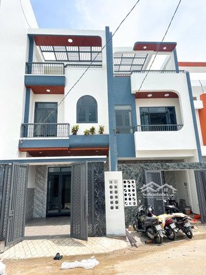 chủ gửi bán nhà 1 trệt 2 lầu phường biên hoà ( hoá an củ). dt: 5x19,6=98m2. giá: 4tỷ8