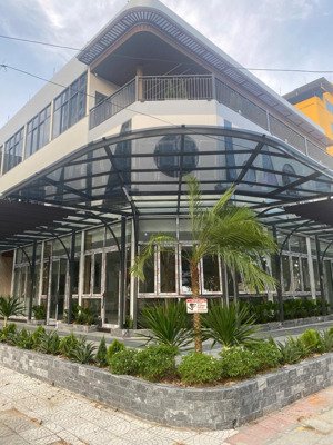 cho thuê mặt bằng 2 mặt tiền trần phú sát bạch đằng, nhà mới 100% vị trí đắc địa chỉ 120 tr/ th