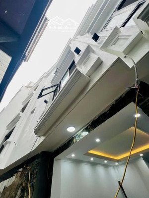 nhà mới kính koong phố láng hạ - ba đình, 30m2 xây 5 tầng, 3pn, gần chợ thành công, sổ đỏ, 7,1 tỷ