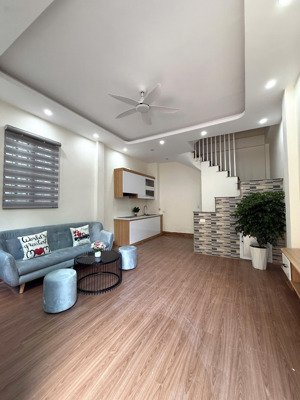 bán nhà 3 tầng trung tâm gia lâm, hà nội; giá chỉ 4,95 tỷ; xe 7 chỗ đỗ cửa;