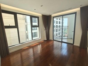 bán nhanh căn 146m2. 123tr/m2 giá tốt nhất dự án. 2 đặng thai mai, quảng an.