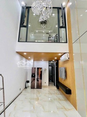 - bán nhà quận 3- đường cách mạng tháng 8 - 5 tầng mới đẹp ở luôn, có thang máy, giá chỉ 8,95 tỷ.