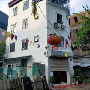 anh sơn cb ngân hàng gửi bán nhà liên mạc lô góc, ô tô đỗ cửa ngày đêm, một nhà ra phố.