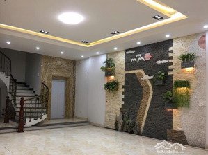 chính chủ cần bán gấp nhà việt hưng 5 tầng, mt 6m, vị trí kinh doanh, văn phòng, công viên, chợ