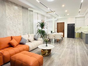 căn góc 3 ngủ intracom 33 135m², full nội thất, hướng đông nam, sổ đỏ sẵn