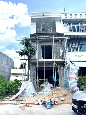 Sắp Hoàn Thiện - Nhà 1 Trệt 2 Lầu đường D7 KDC Hồng Loan