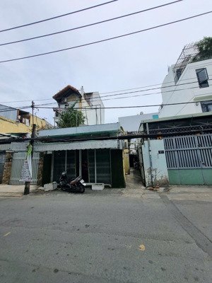 rẻ nhất quận 2,chủ cần bán nhà mặt tiền đường 47 p.thảo điền quận 2.dt:7,5x28m2 giá 37 tỷ.hầm 7 tâg