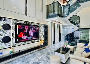 định cư nước ngoài chủ gửi bán gấp giá 2 tỷ 850tr tại phổ quang , phú nhuận . dt:70m2 ,shr,hđt 16tr