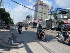 đất góc 2 mặt tiền hà huy giáp - kinh doanh sâmd uất.dt.5,6m x 30m - ngay cầu an lộc - sát gò vấp .