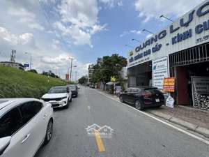 7,56 tỷ nhà ngọc thuỵ - đầy đủ nội thất ở luôn -35m2 - ô tô đỗ cổng - 20m ra mặt đê