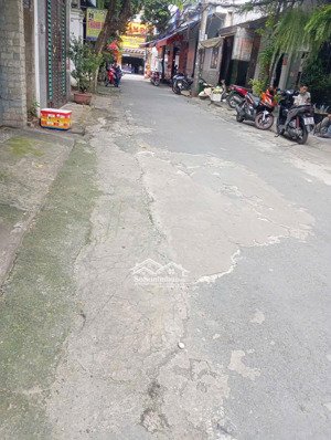 siêu phẩm chính chủ nhà đẹp 3 tầng, hẻm xe tải, ngang 4m 5pn sổ hoàn công đủ 9.9 tỷ