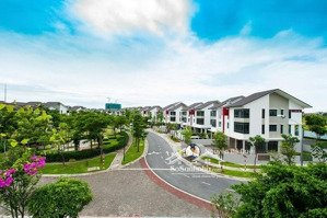 chính chủ cần bán biệt thự 193m2 gamuda, giá 50,5 tỷ, full nội thất. liên hệ: 