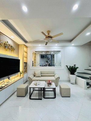 bán nhà hoàng hoa thám, ngõ nông, ngõ ba gác tránh, ô tô vài bước chân, nội thất đầy đủ, 42m2*5t