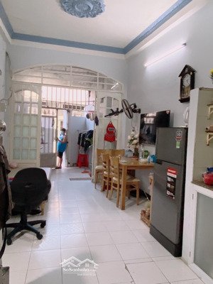 chủ kẹt bank cần bán gấp nhà ngay mặt tiền đường 212