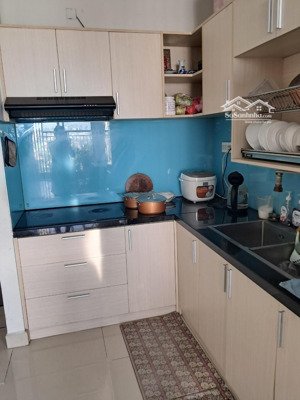 bán căn hộ botanica premier , 2pn , 2wc , 69m2 ,nội thất , giá : 5.2 tỷ , view hồng hà ,0908435880