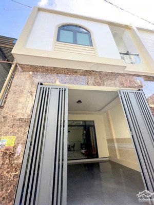 bán nhà lầu mới p.tân phong 2.99 tỷ gần cây xăng 26, dt 100m2 sổ riêng hoàn công.có sân ô tô.