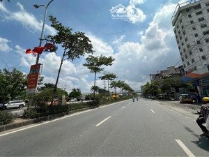 bán nhà: 4t - 40m - nhỉnh 8tỷ - vị trí đẹp - oto đỗ cửa1 nhà ra ql32 & đh thành đô