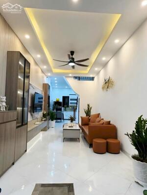 Cực hiếm nhà đẹp Đội Cấn ngõ thông ô tô đỗ cổng mặt tiền rộng 45m² x 5 tầng hơn 10 tỷ