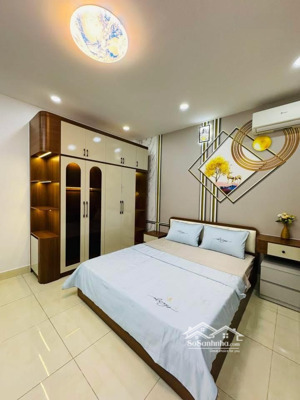 em siêu phẩm 3 lầu diện tích khủng vừa mới ra lò