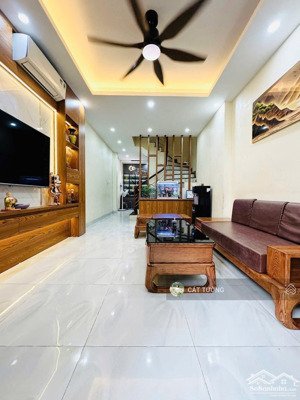 cực shock! nguyễn chí thanh , lô góc, gần phố, ngõ nông, 25m ô tô tránh