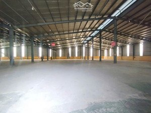 cho thuê kho xưởng kcn nam thăng long, bắc từ liêm, dt 1200m2, điện 3fa, xuất vat, xe công vào.