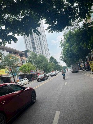 18 tỷ -- mt 5m -- mặt trục 24m -- kinh doanh đỉnh --hót nhất lúc này -- giá đầu tư -- căn duy nhất