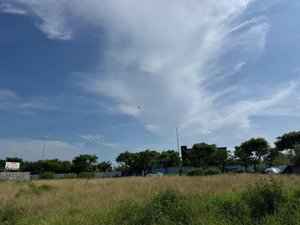 chính chủ bán cặp đất ngang 14m đường nguyễn phạm tuân đối lưng trường sa thích hợp xây villa