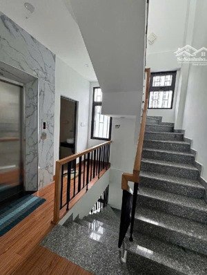 bán nhà 4 tầng chính hữu, có thang máy, doanh thu 35 triệu/tháng. giá bán 15.x tỷ gần biển