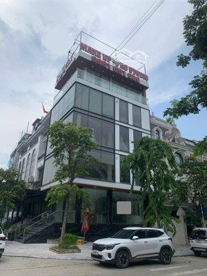 chính chủ cho thuê căn góc siêu đẹp khu a geleximco lê trọng tấn