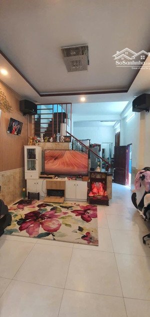 chính chủ bán nhà 2 mặt kiệt ô tô 4m đường thông gần trường thcs huỳnh thúc kháng