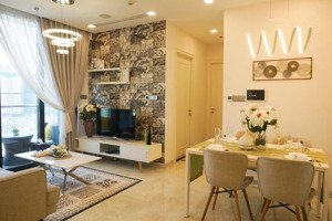 căn hộ 2pn2wc view bancol, phòng ngủ landmark81 thoáng mát cần cho thuê. tin đăng chuẩn giá.