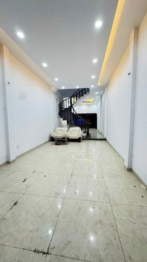 hẻm xe tải nhà rộng 4*30m 3lầu st 4pn 4wc quang trung ngay chợ hạnh thông tây