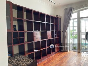 bán nhà 4 tầng mt lê thước, cách biển chỉ hơn 100m,