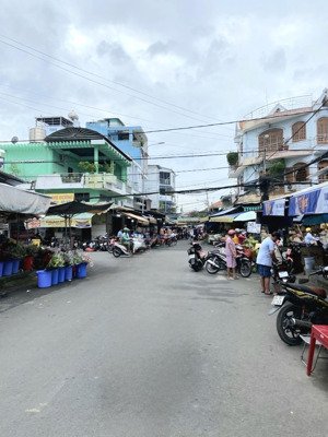 lô góc hai mặt tiền ngay chợ tân quy phường tân kiểng, quận 7 cũ bán chia thừa kế