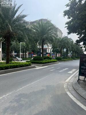 KDT Vạn Phúc- Nhà 50m2 x 7Tầng - Mặt tiền 4.2m - Ô Tô Đỗ Cửa - Thang máy