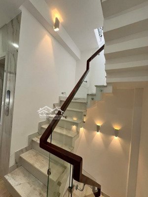 nhà 5 tầng thang máy cmt8 quận 3 full nội thất chỉ 8.99 tỷ phường 11, quận 3