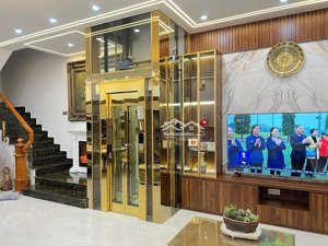 bán gấp lk 96m2 vinhomes harmony giá 33 tỷ. lh 