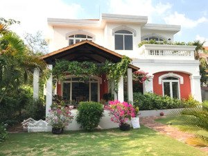 biệt thự 812m2 - nguyễn văn hưởng, thảo điền, quận 2 - (20x41m) - 2 tầng, hồ bơi - giá 150 tỷ