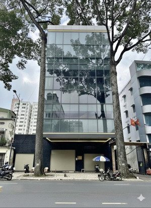 nhà mt giá sốc !! ngay đh kinh tế đường nguyễn tri phương quận 10. dt: 8x25m kc: 5 tầng giá: 60 tỷ